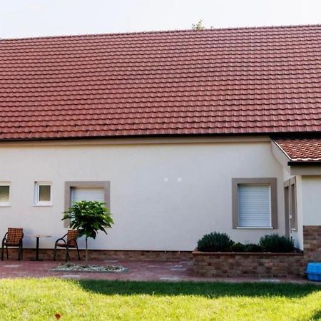 סובוטיקה Kollar D Guest House - Prenociste Rooms מראה חיצוני תמונה