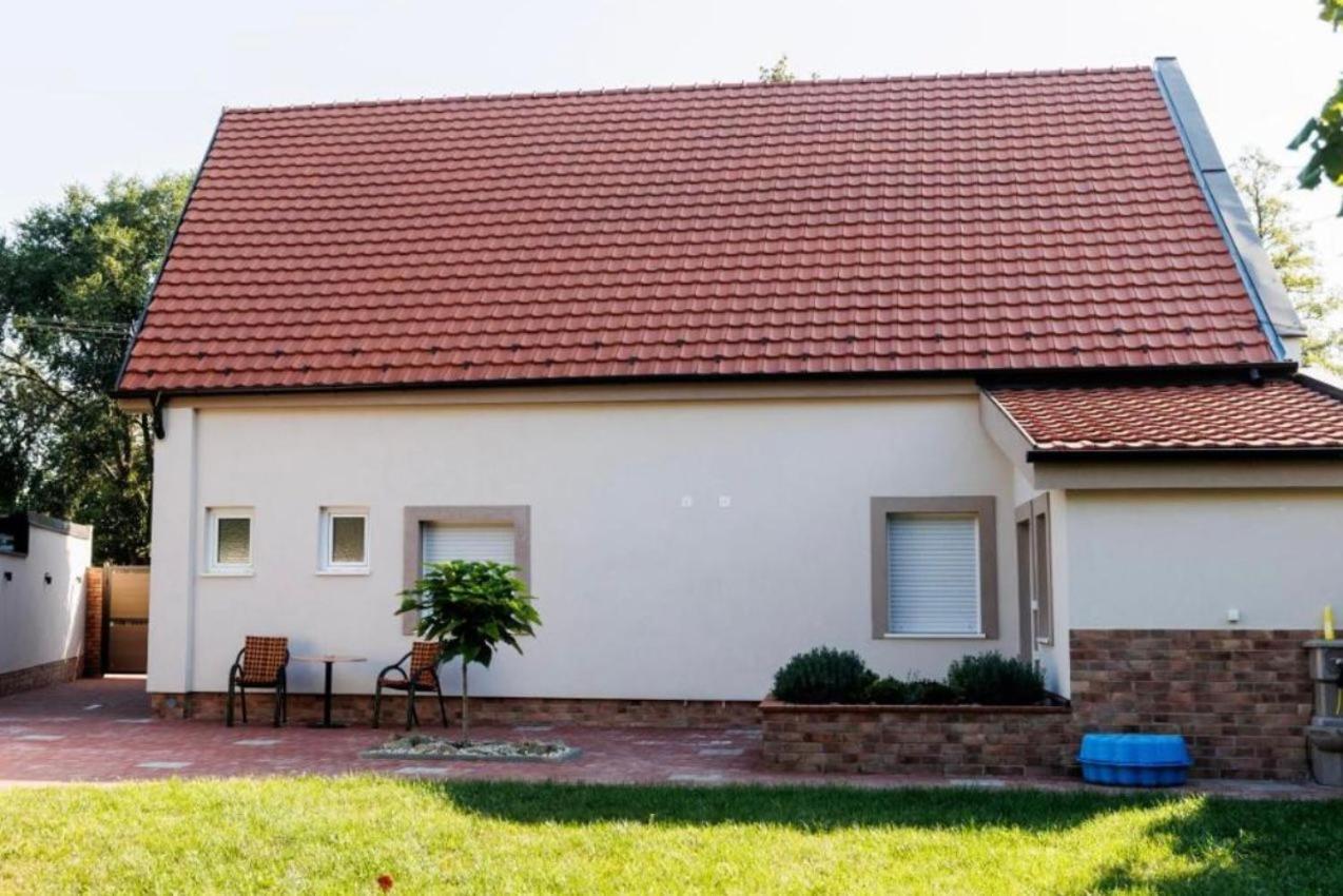 סובוטיקה Kollar D Guest House - Prenociste Rooms מראה חיצוני תמונה